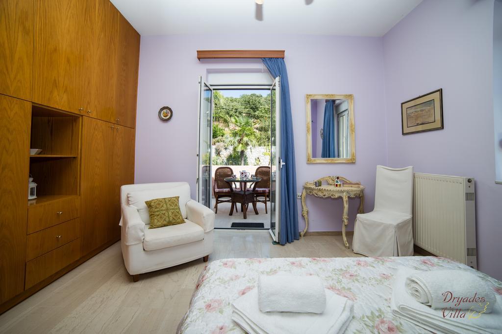 Dryades Villa Arménoi 객실 사진